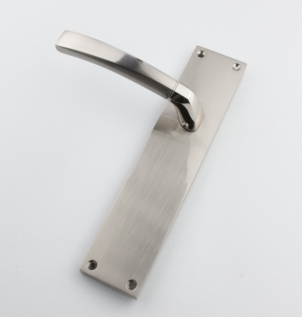 Manilla de zamak con placa rectangular en acabado bicolor para puertas modelo '320'