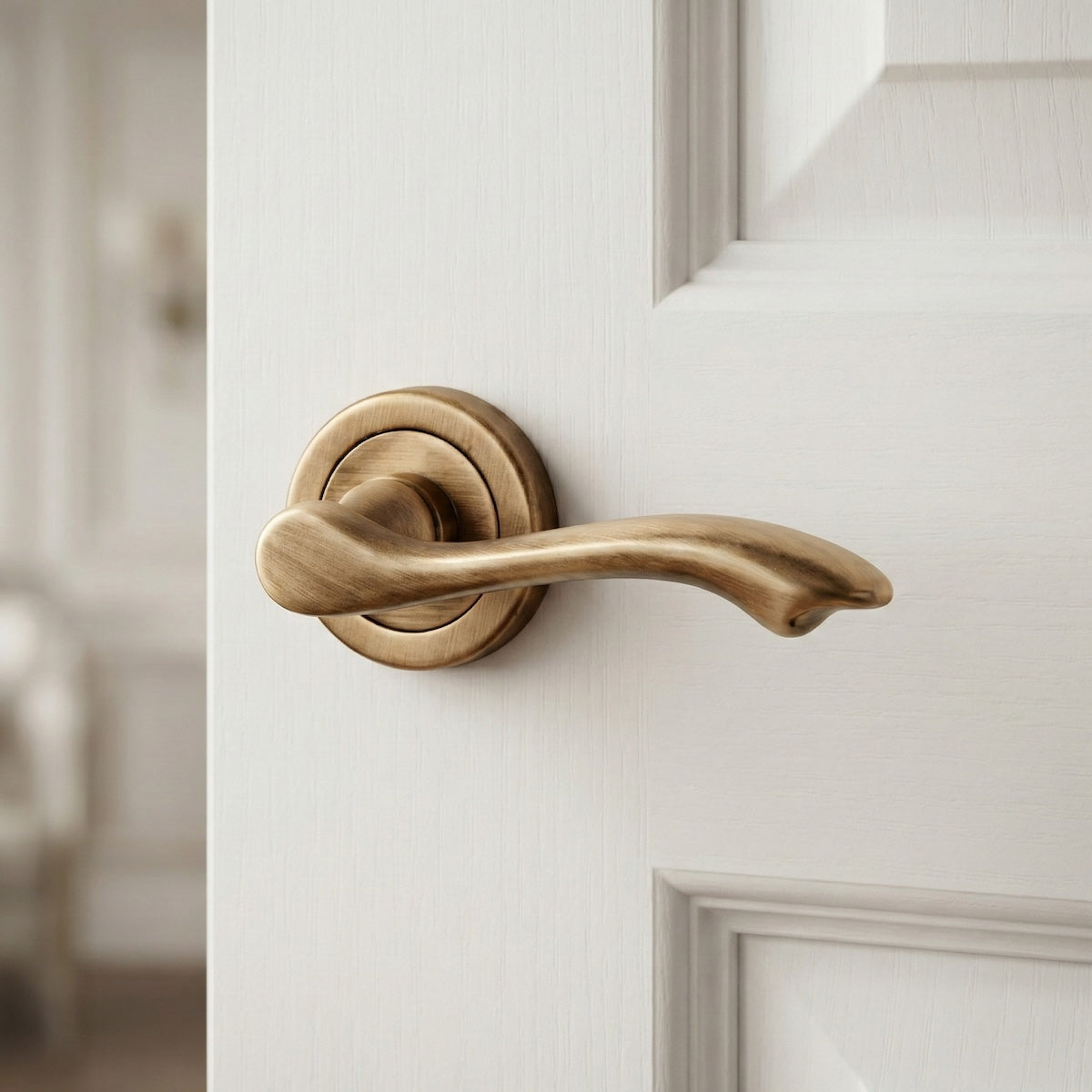 '341C' Wavy Lever Handle with Round Rose in leather finish for doors