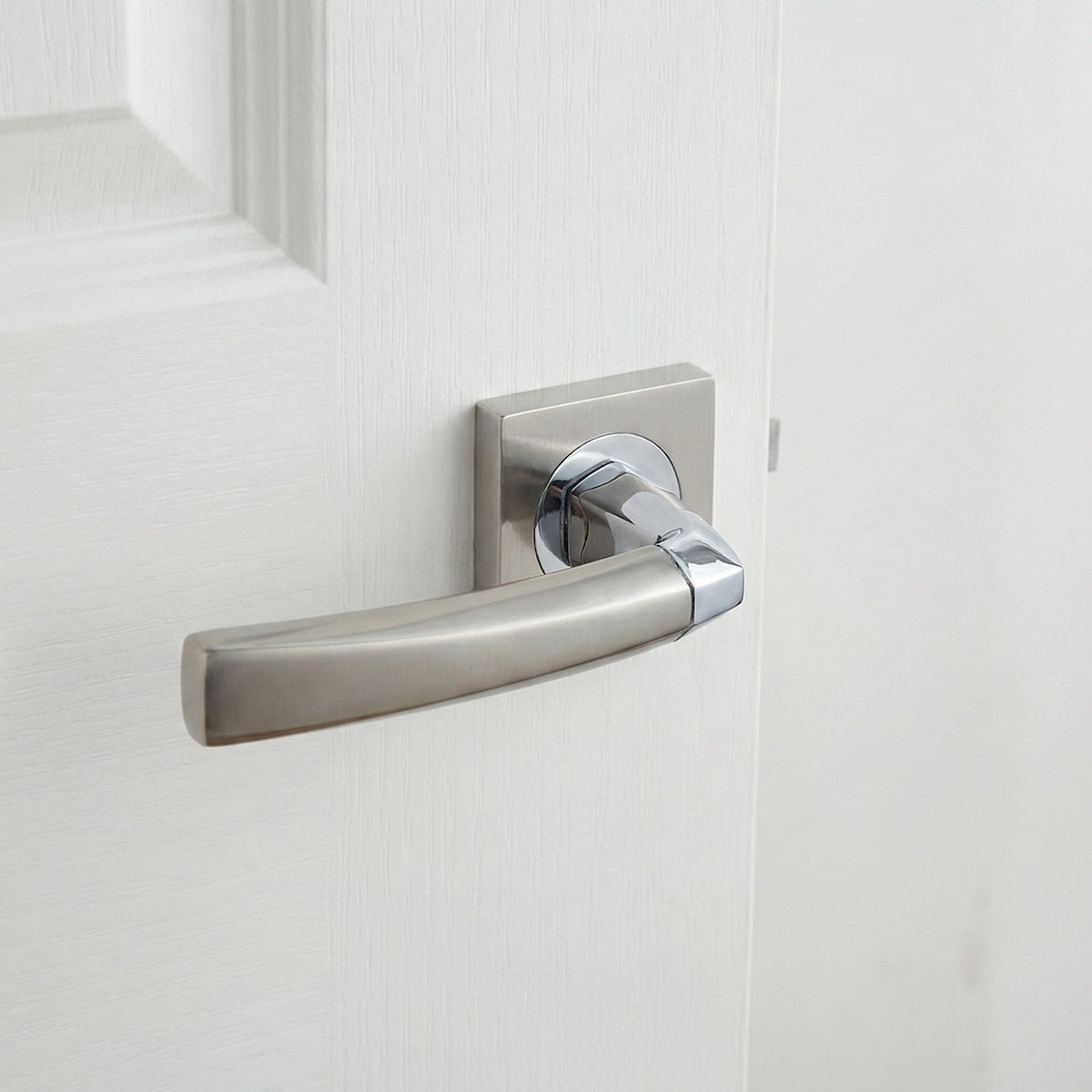 '320' model zamak door handle with square rose in two-tone finish